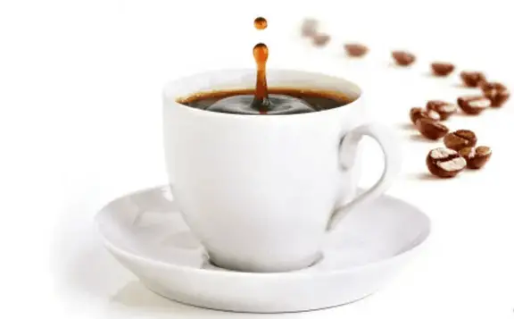 Por qué el café deshidrata