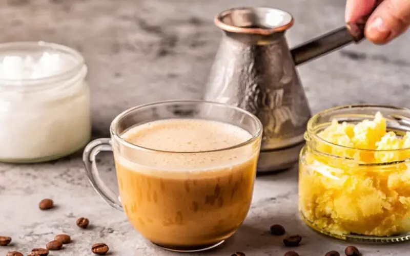 Qué pasa si mezclo café con aceite de coco