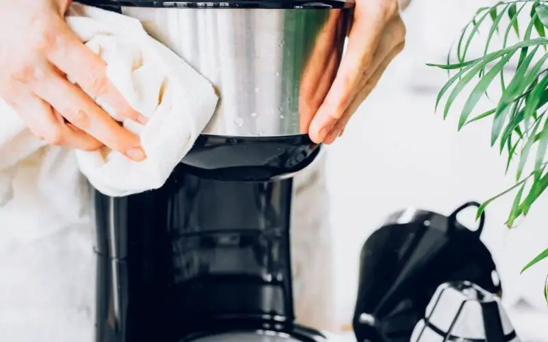Cuándo hay que descalcificar la cafetera DeLonghi