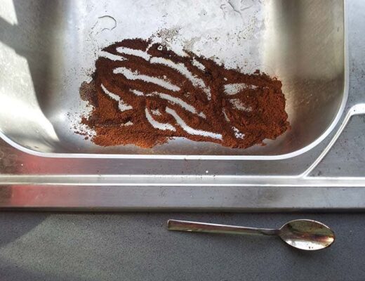 ¿Dónde tirar el café molido? Todo lo que necesitas saber para desecharlo correctamente Dónde tirar el café molido