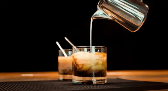 Cómo se llama el trago de café con alcohol