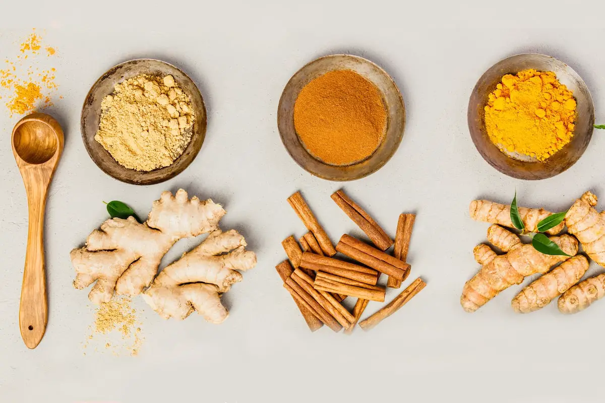 Qué pasa si tomo café con cúrcuma, canela y jengibre