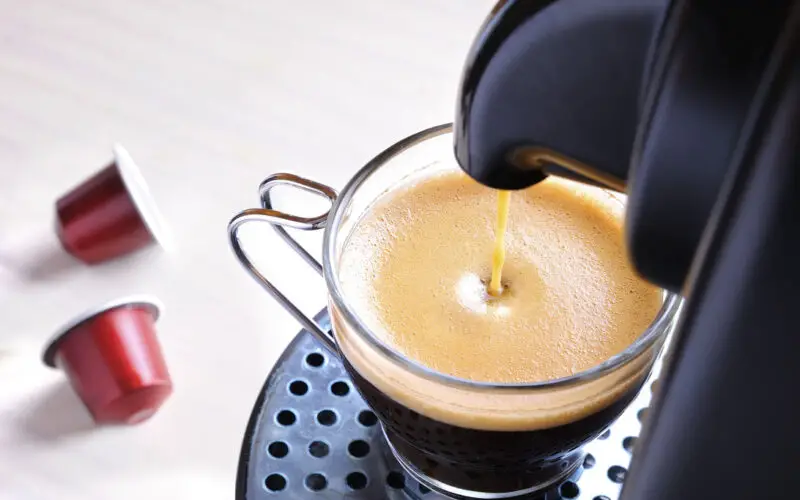 Cómo medir el café en una cafetera