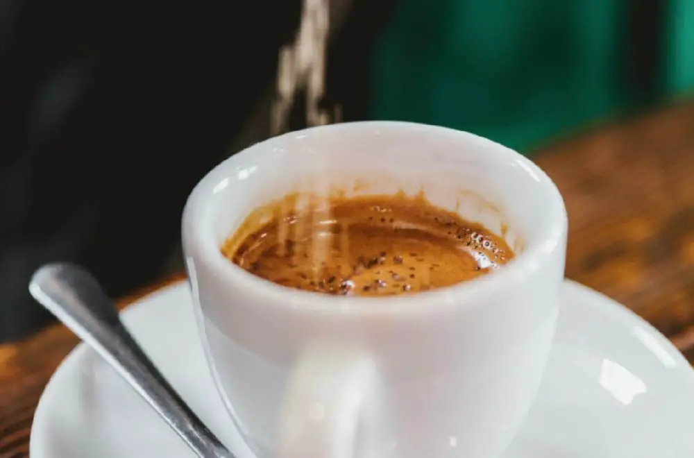 Qué pasa si me como una cucharada de café con sal