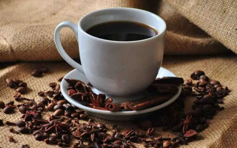 Qué pasa si tomo café con miel todos los días