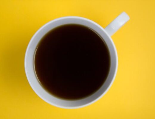 Por qué no es recomendable tomar café nada más levantarse