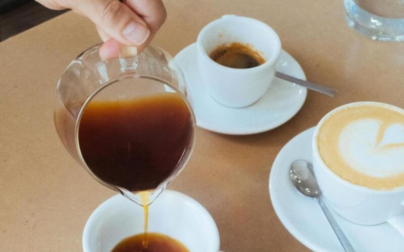 Por qué guardar el café en la nevera