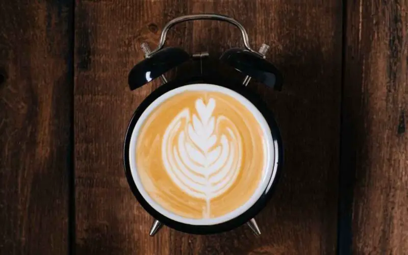 Cuál es la mejor hora del día para tomar café por la mañana