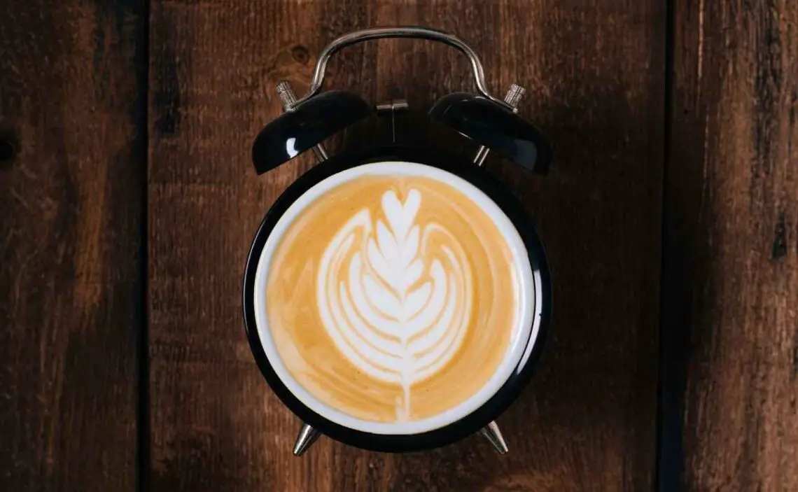 Cuál es la mejor hora del día para tomar café por la mañana